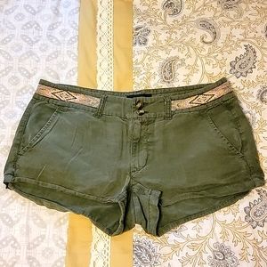 American Eagle olive green shorts, Sz 4